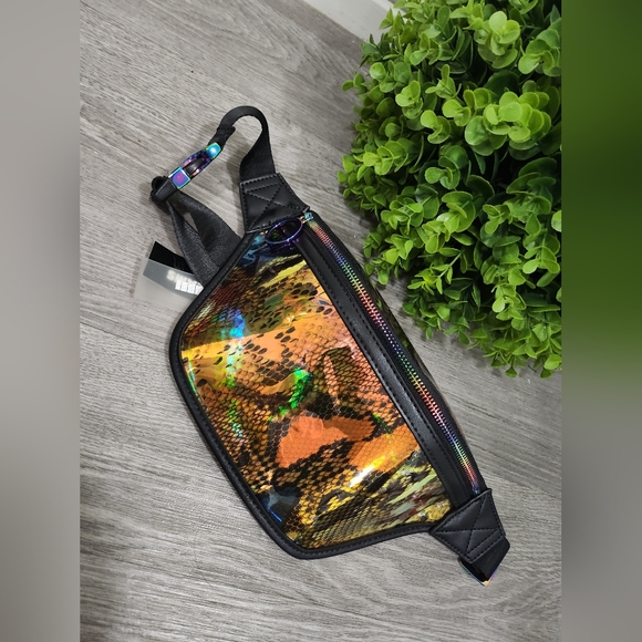 Iridescent Fanny pack - Picture 2 of 6